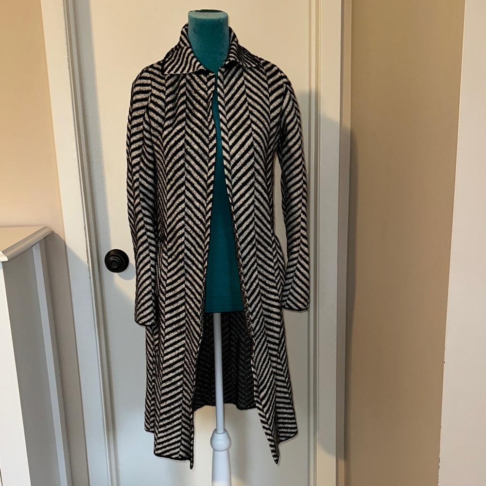 Black and White Chevron Duster